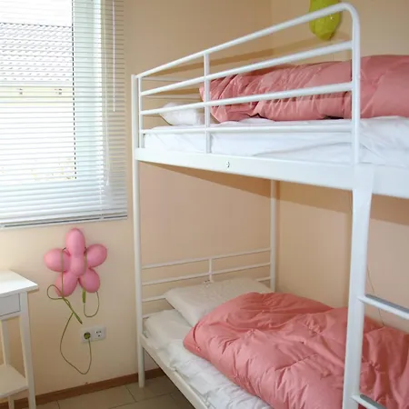 Detached Bungalow With Dishwasher In A Green Area Kopp
