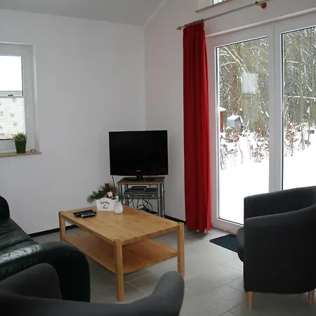 Hébergement de vacances Detached Bungalow With Dishwasher In A Green Area *